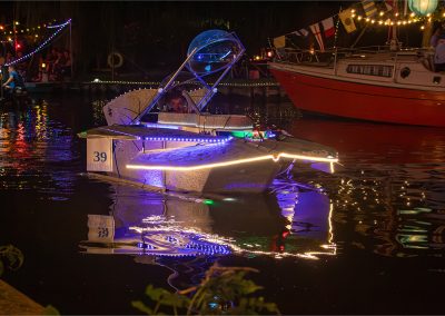 Volksfest in Brandenburg Korsofahrt in Alt Ruppin 2024 | geschmücktes Boot Rhinflieger