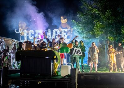 Sommerkarneval Korsofahrt 2025 in Alt Ruppin | geschmücktes Ufer Ice Age