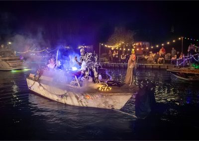 Korsofahrt 2026 auf dem Rhin | geschmücktes Boot Geisterschiff 666